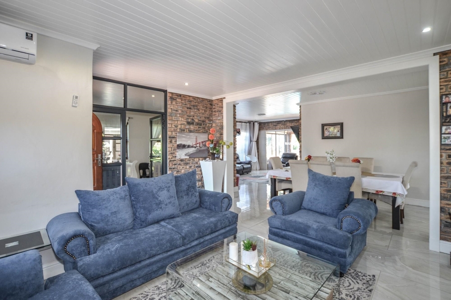 6 Bedroom Property for Sale in De Tijger Western Cape